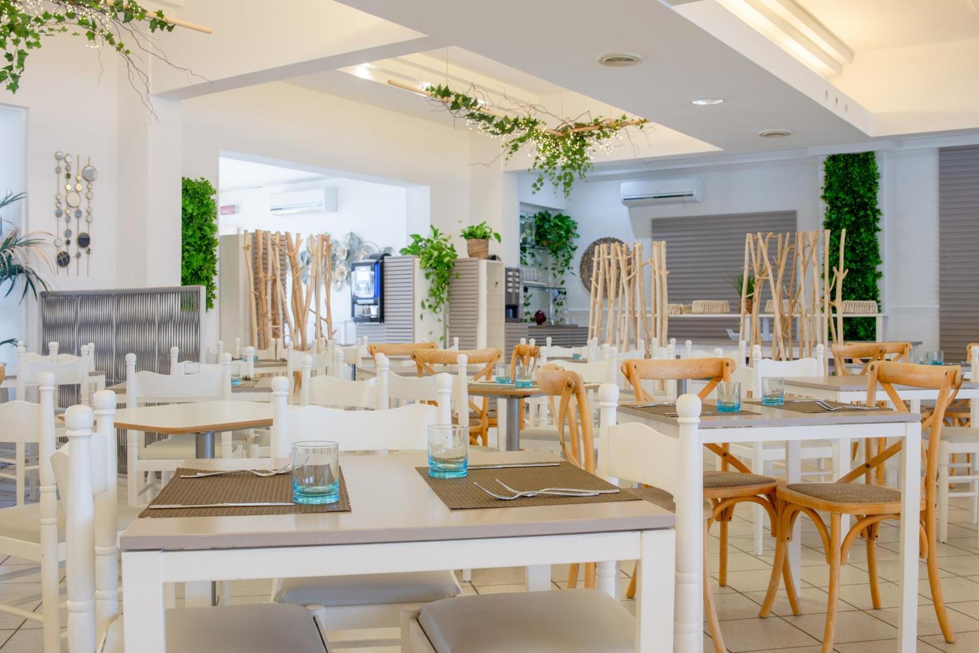 Villaggio Poseidone Beach Resort - Hotel Торре-Сан-Джованні-Удженто Екстер'єр фото